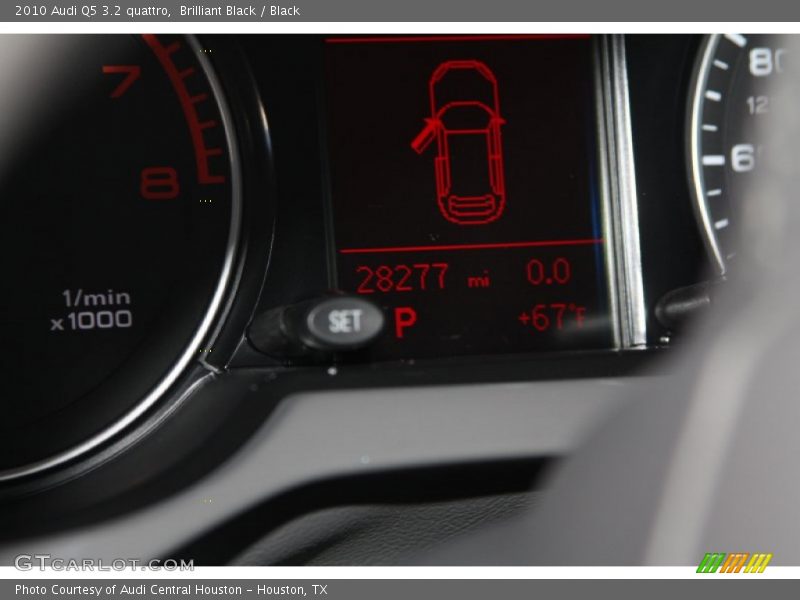 Brilliant Black / Black 2010 Audi Q5 3.2 quattro