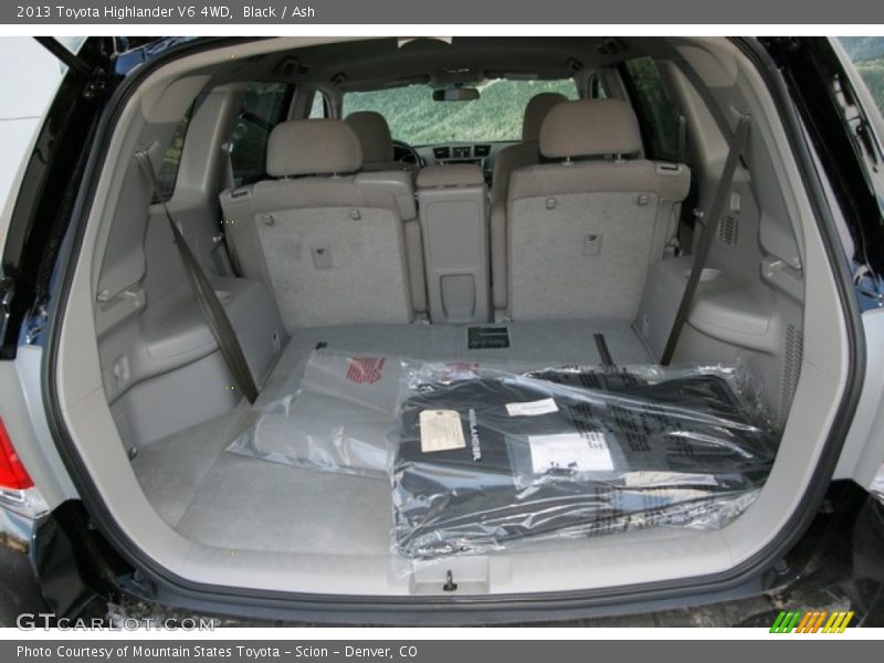 Black / Ash 2013 Toyota Highlander V6 4WD