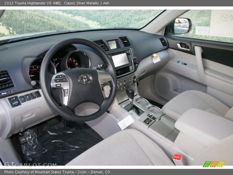 Classic Silver Metallic / Ash 2013 Toyota Highlander V6 4WD