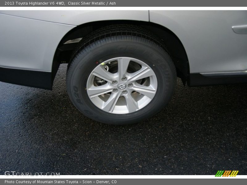 Classic Silver Metallic / Ash 2013 Toyota Highlander V6 4WD