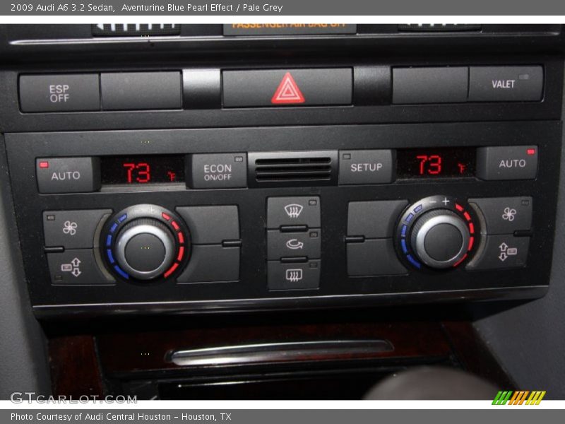 Controls of 2009 A6 3.2 Sedan