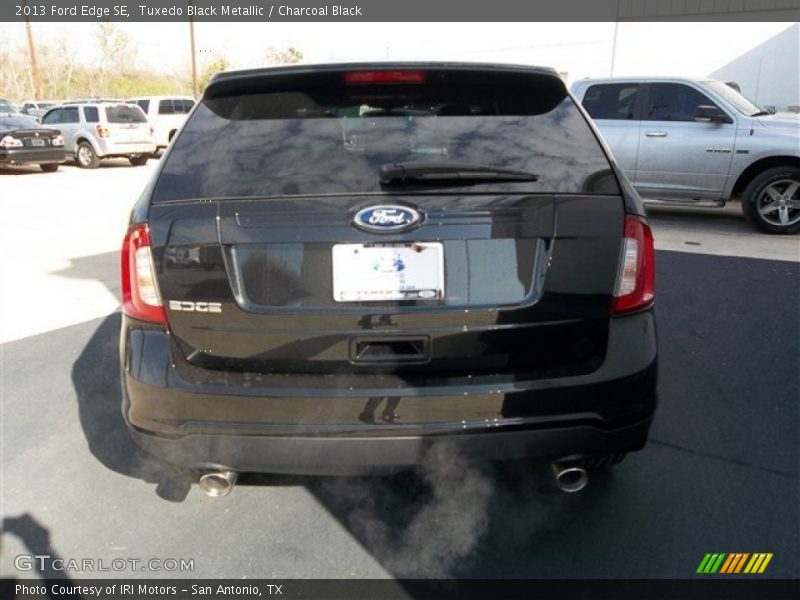 Tuxedo Black Metallic / Charcoal Black 2013 Ford Edge SE