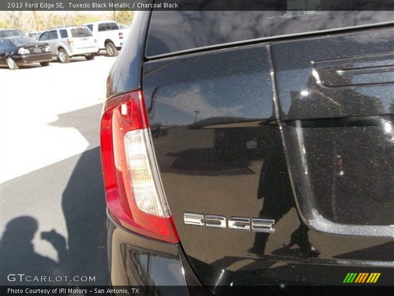 Tuxedo Black Metallic / Charcoal Black 2013 Ford Edge SE