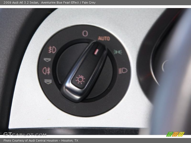 Controls of 2009 A6 3.2 Sedan