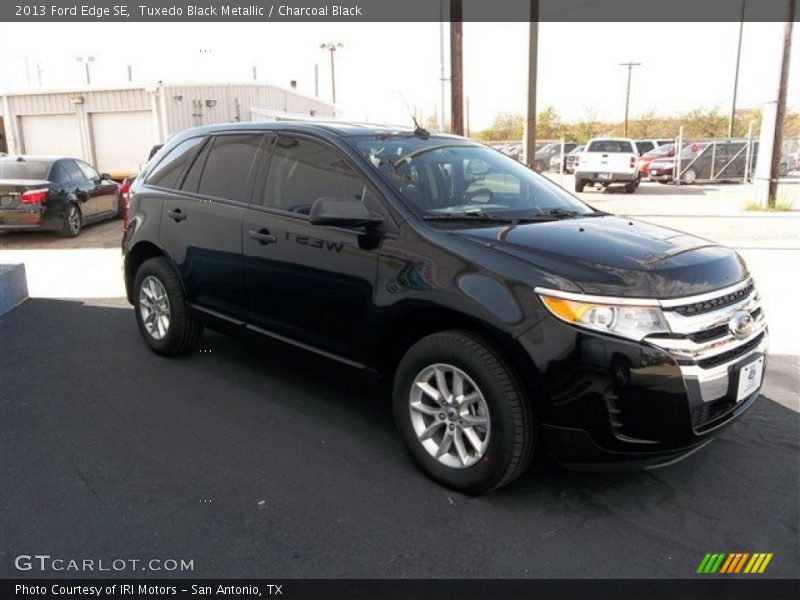 Tuxedo Black Metallic / Charcoal Black 2013 Ford Edge SE