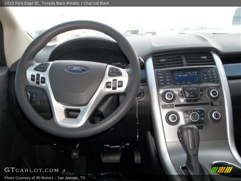 Tuxedo Black Metallic / Charcoal Black 2013 Ford Edge SE