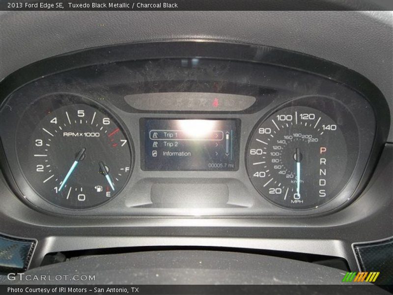 Tuxedo Black Metallic / Charcoal Black 2013 Ford Edge SE