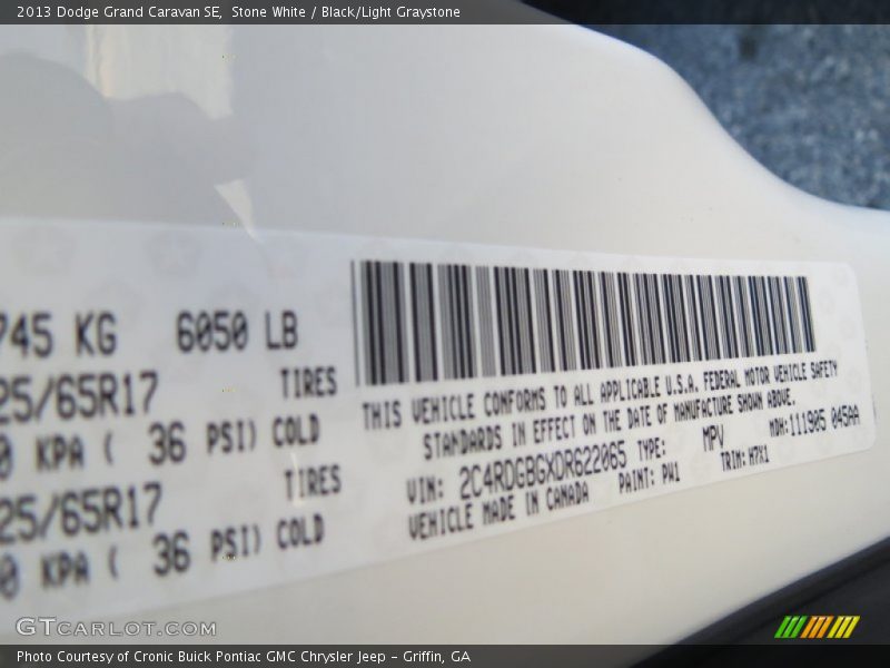 Stone White / Black/Light Graystone 2013 Dodge Grand Caravan SE