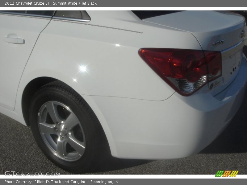 Summit White / Jet Black 2012 Chevrolet Cruze LT