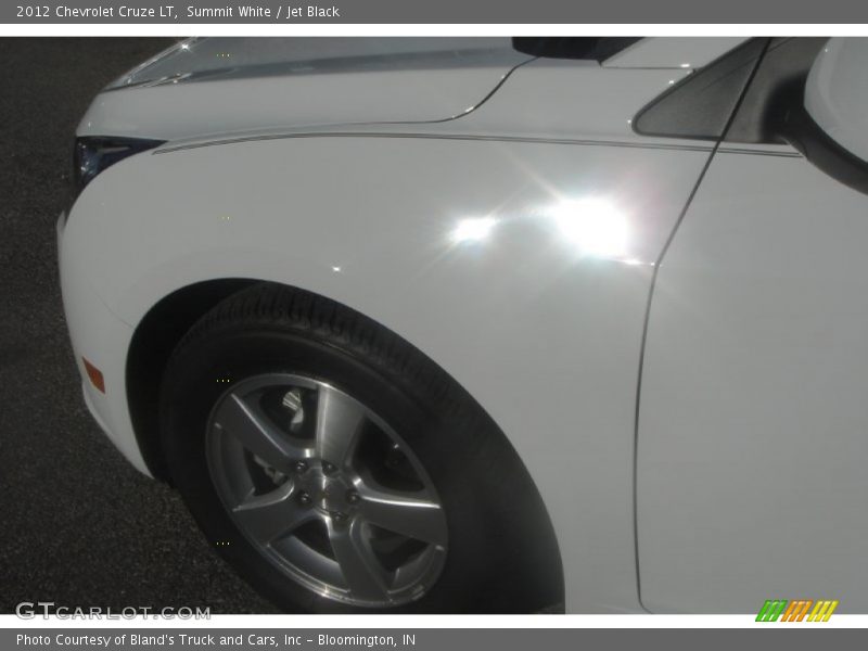 Summit White / Jet Black 2012 Chevrolet Cruze LT