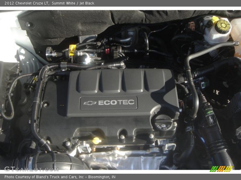 Summit White / Jet Black 2012 Chevrolet Cruze LT