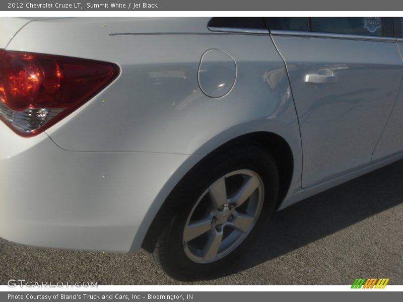 Summit White / Jet Black 2012 Chevrolet Cruze LT