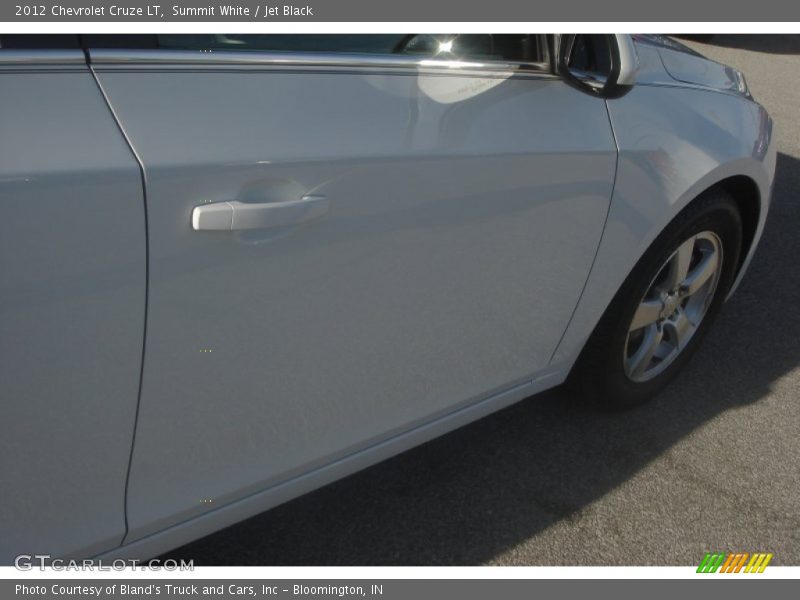Summit White / Jet Black 2012 Chevrolet Cruze LT