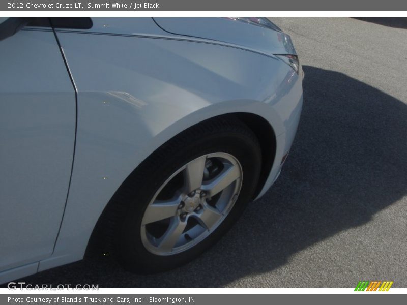 Summit White / Jet Black 2012 Chevrolet Cruze LT
