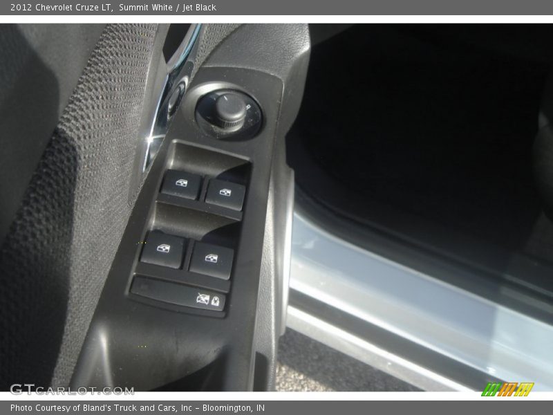 Summit White / Jet Black 2012 Chevrolet Cruze LT