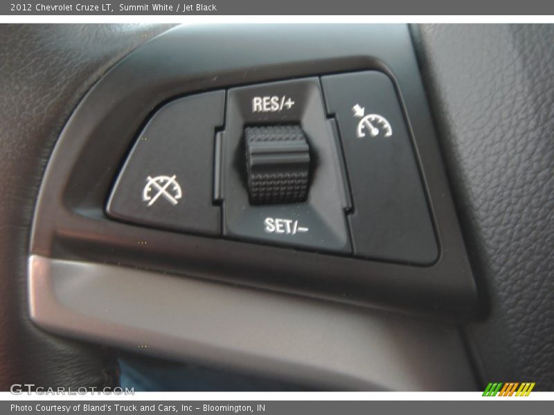 Summit White / Jet Black 2012 Chevrolet Cruze LT