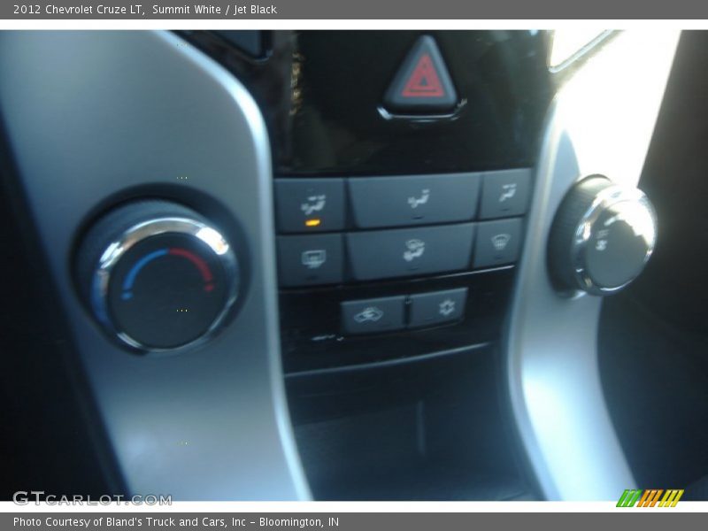 Summit White / Jet Black 2012 Chevrolet Cruze LT