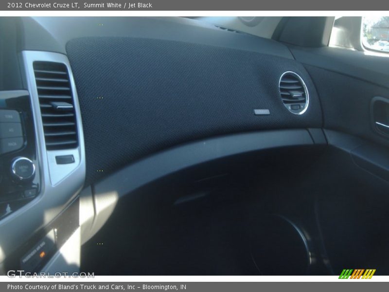 Summit White / Jet Black 2012 Chevrolet Cruze LT