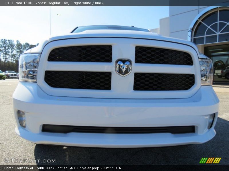 Bright White / Black 2013 Ram 1500 Express Regular Cab