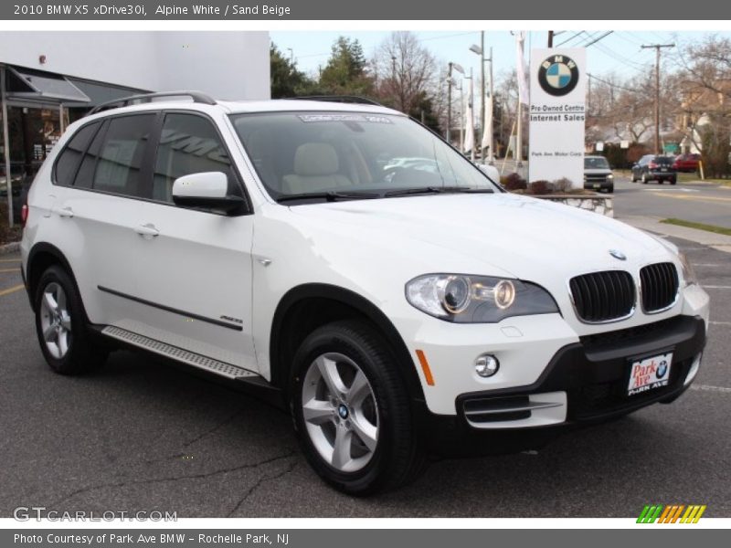 Alpine White / Sand Beige 2010 BMW X5 xDrive30i
