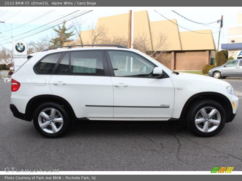 Alpine White / Sand Beige 2010 BMW X5 xDrive30i