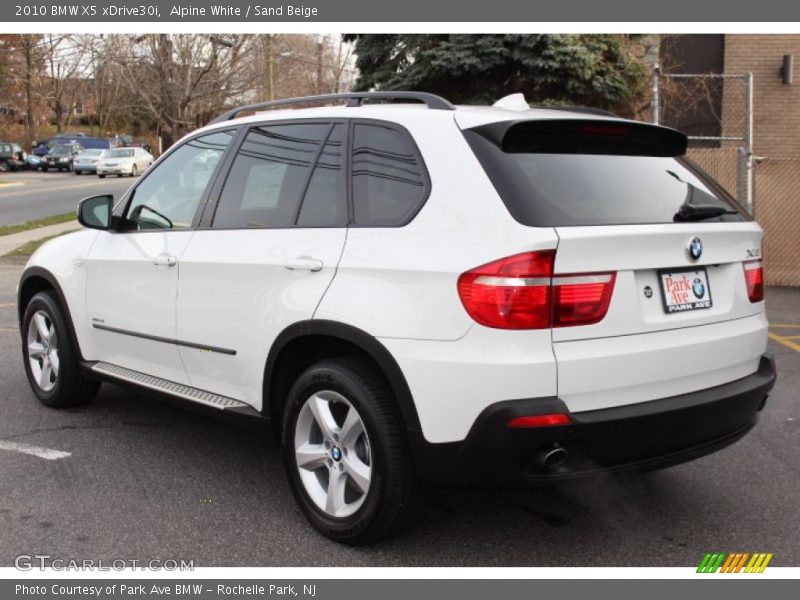 Alpine White / Sand Beige 2010 BMW X5 xDrive30i