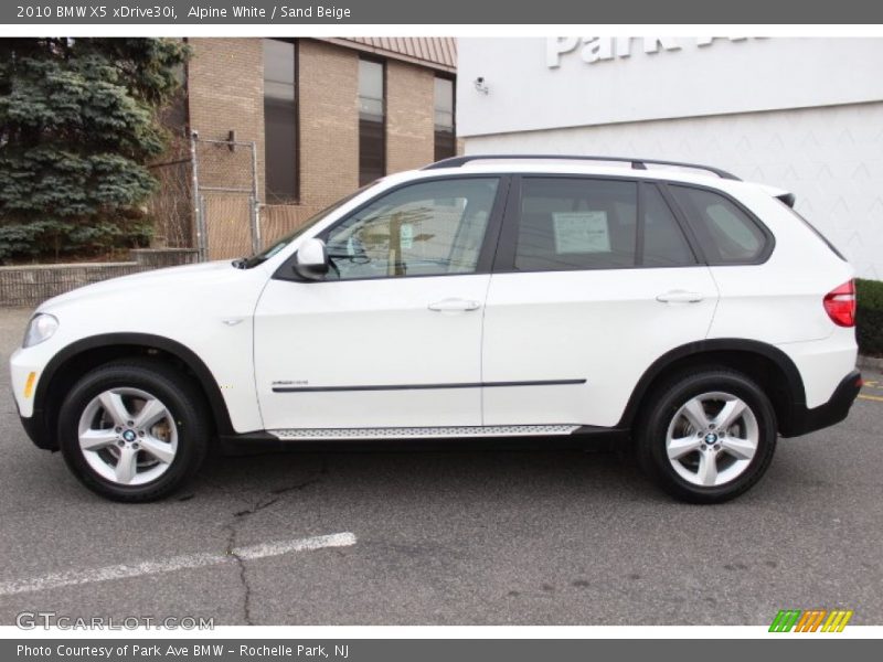 Alpine White / Sand Beige 2010 BMW X5 xDrive30i