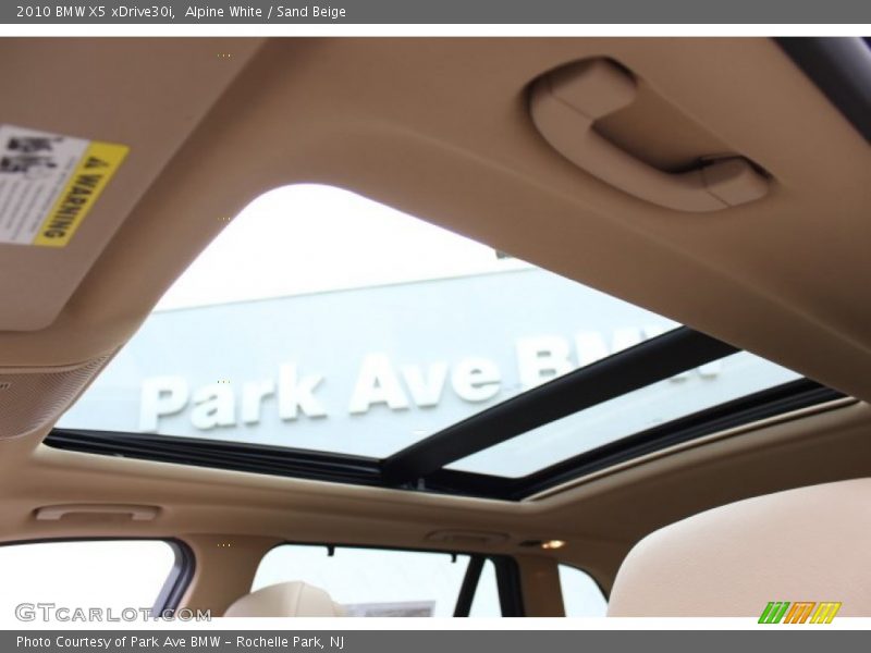 Alpine White / Sand Beige 2010 BMW X5 xDrive30i