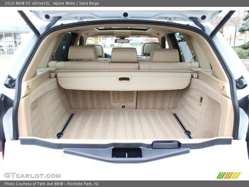Alpine White / Sand Beige 2010 BMW X5 xDrive30i