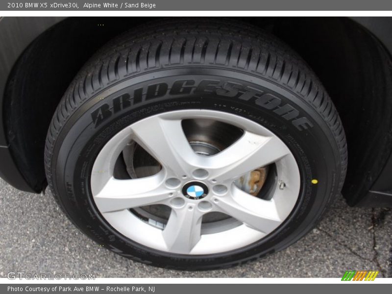 Alpine White / Sand Beige 2010 BMW X5 xDrive30i