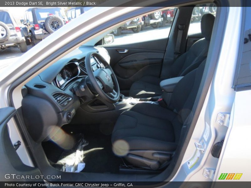 Bright Silver Metallic / Black 2013 Dodge Dart SE