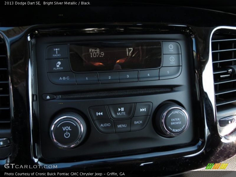 Bright Silver Metallic / Black 2013 Dodge Dart SE