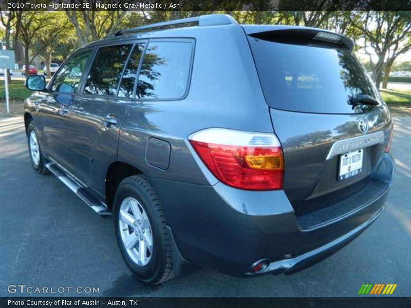 Magnetic Gray Metallic / Ash 2010 Toyota Highlander SE