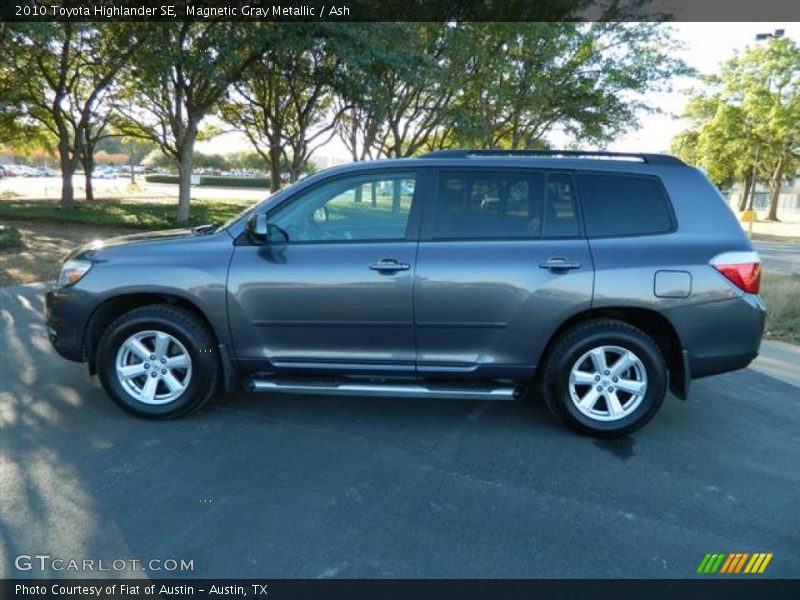 Magnetic Gray Metallic / Ash 2010 Toyota Highlander SE
