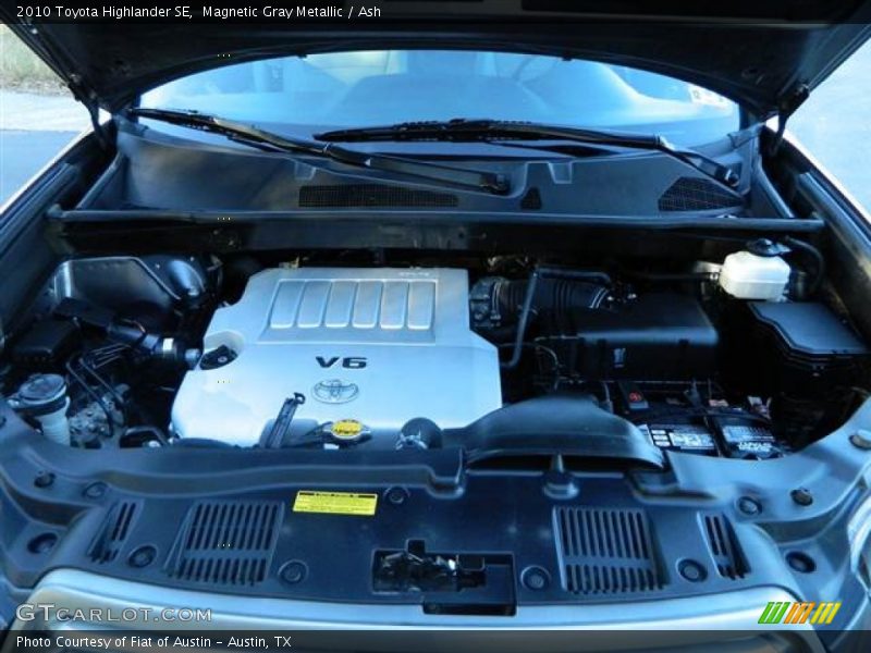 Magnetic Gray Metallic / Ash 2010 Toyota Highlander SE
