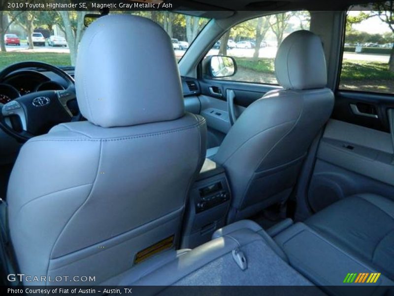 Magnetic Gray Metallic / Ash 2010 Toyota Highlander SE