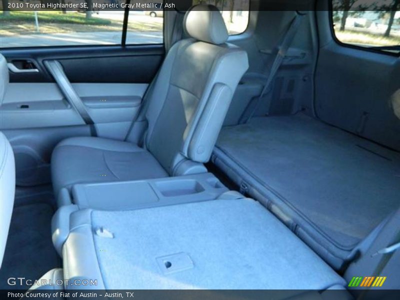 Magnetic Gray Metallic / Ash 2010 Toyota Highlander SE