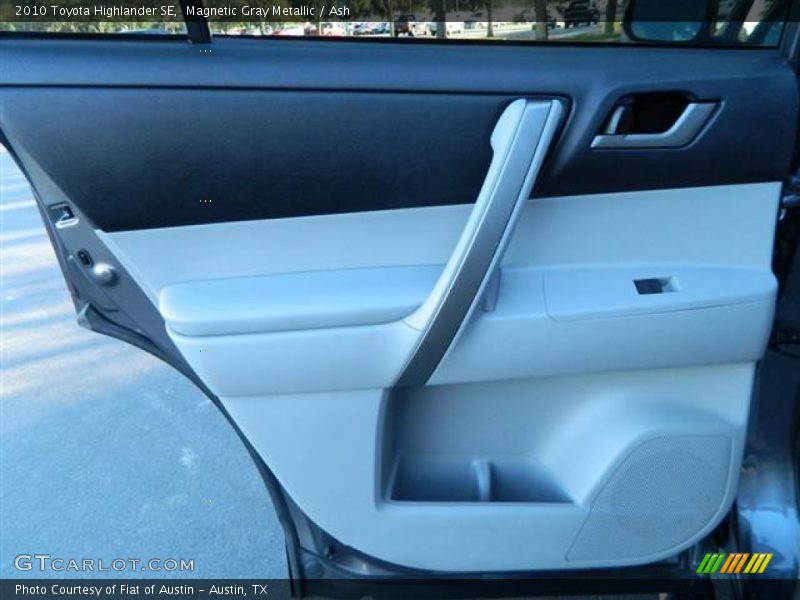 Magnetic Gray Metallic / Ash 2010 Toyota Highlander SE