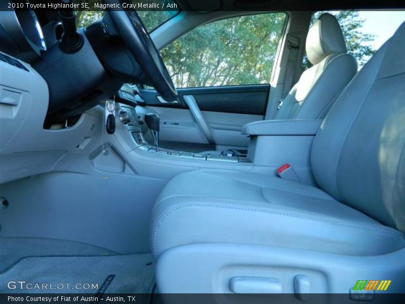 Magnetic Gray Metallic / Ash 2010 Toyota Highlander SE