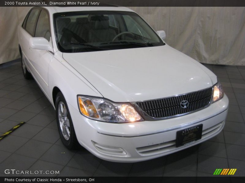 Diamond White Pearl / Ivory 2000 Toyota Avalon XL
