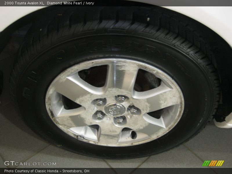 Diamond White Pearl / Ivory 2000 Toyota Avalon XL