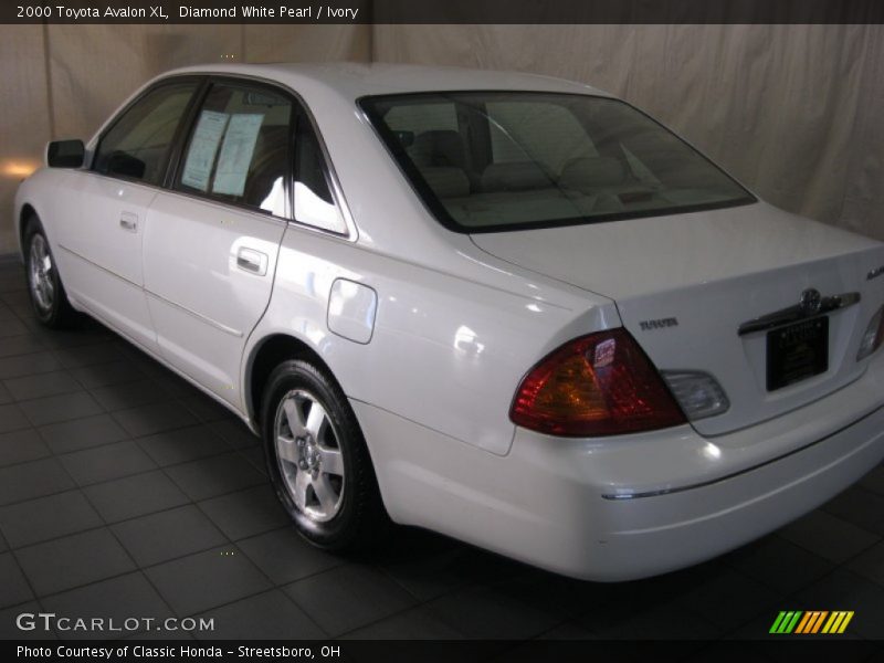 Diamond White Pearl / Ivory 2000 Toyota Avalon XL