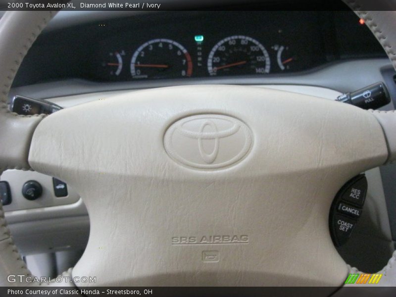 Diamond White Pearl / Ivory 2000 Toyota Avalon XL