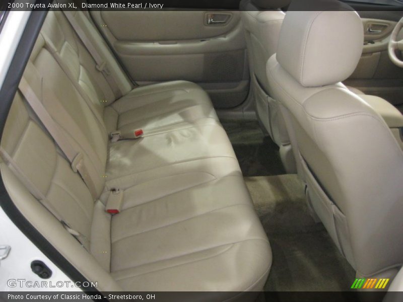 Diamond White Pearl / Ivory 2000 Toyota Avalon XL