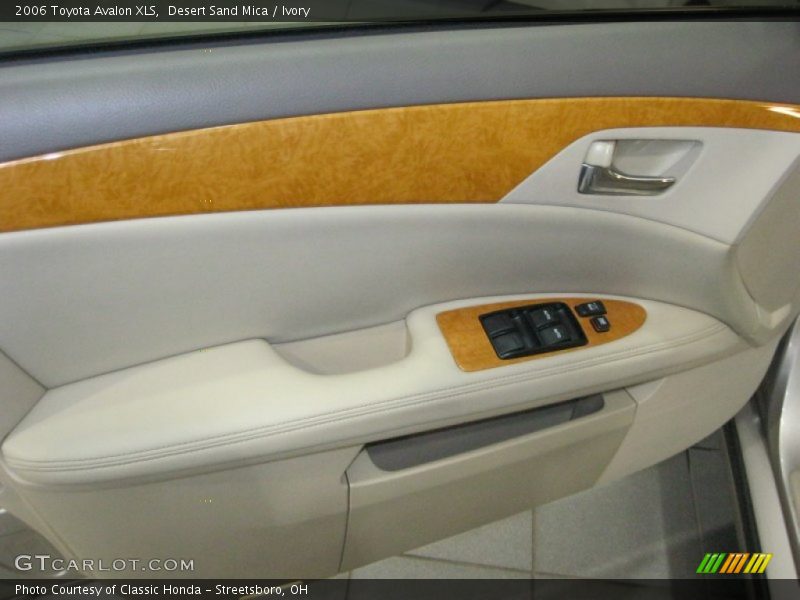 Desert Sand Mica / Ivory 2006 Toyota Avalon XLS
