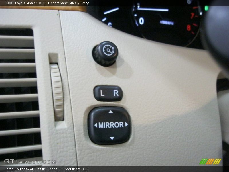 Desert Sand Mica / Ivory 2006 Toyota Avalon XLS