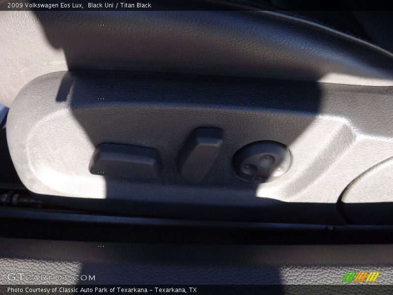 Black Uni / Titan Black 2009 Volkswagen Eos Lux