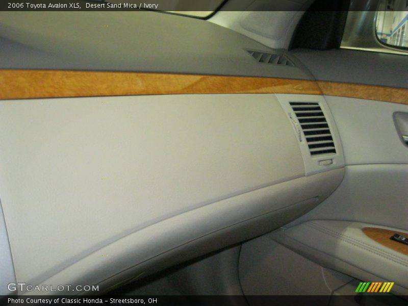 Desert Sand Mica / Ivory 2006 Toyota Avalon XLS