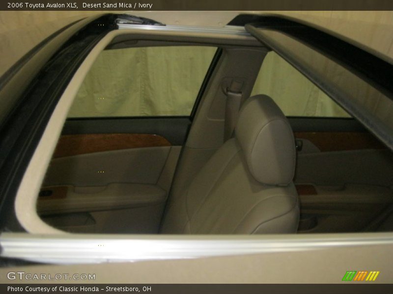 Desert Sand Mica / Ivory 2006 Toyota Avalon XLS