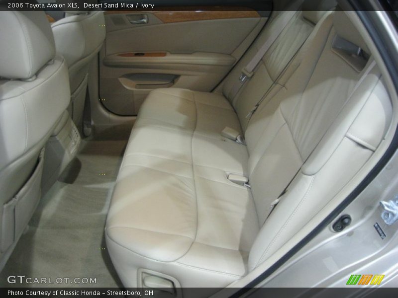 Desert Sand Mica / Ivory 2006 Toyota Avalon XLS
